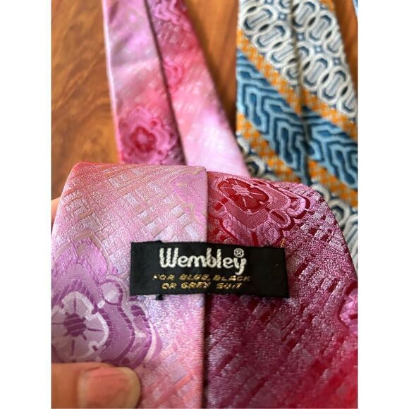 2 vintage 1970's ties wide printed pink green - Picture 3 of 5